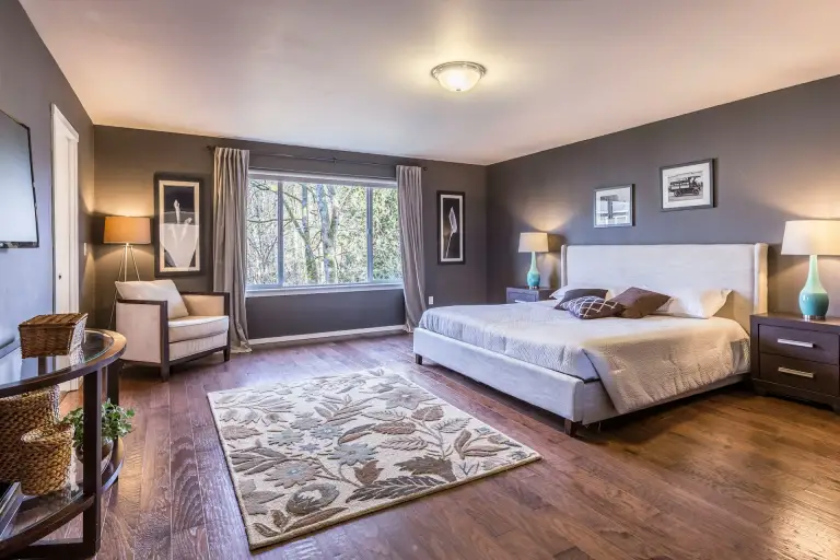 Calm bedroom with feature wall